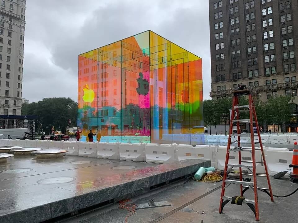 這一次，蘋果店讓大家「性高潮」了！網友：在紐約大道升起彩虹！